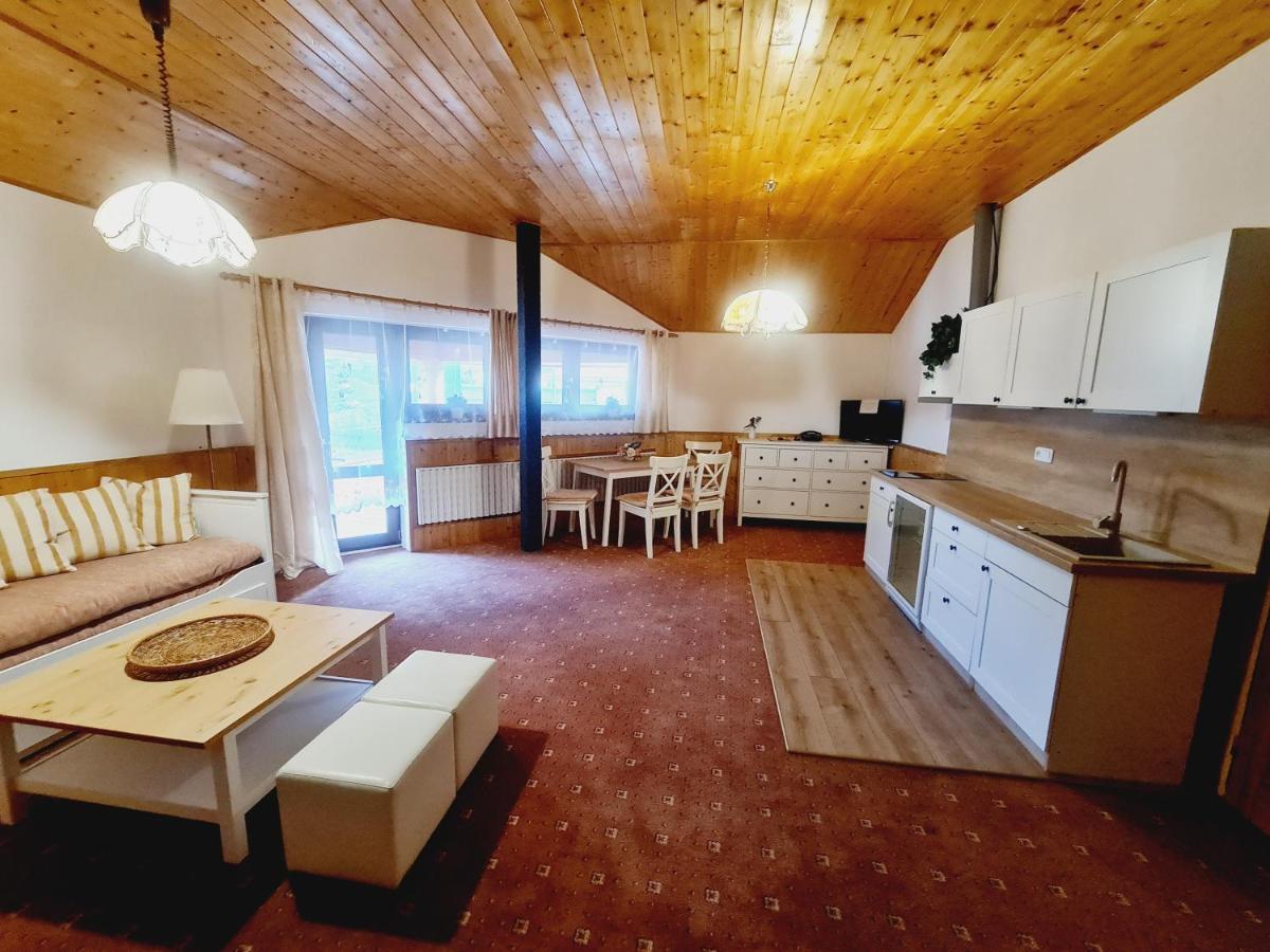 Garni Hotel Asas*** มอสท์ ภายนอก รูปภาพ