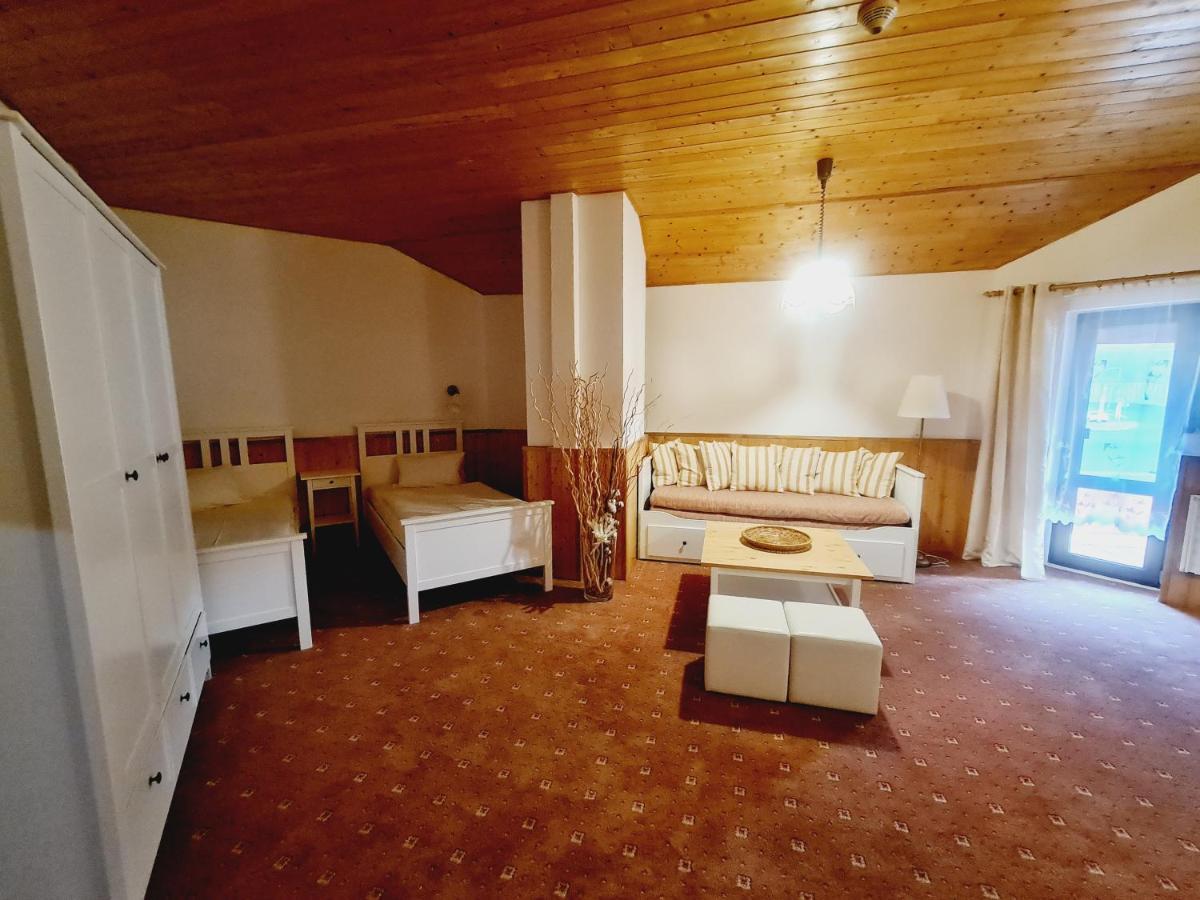 Garni Hotel Asas*** มอสท์ ภายนอก รูปภาพ