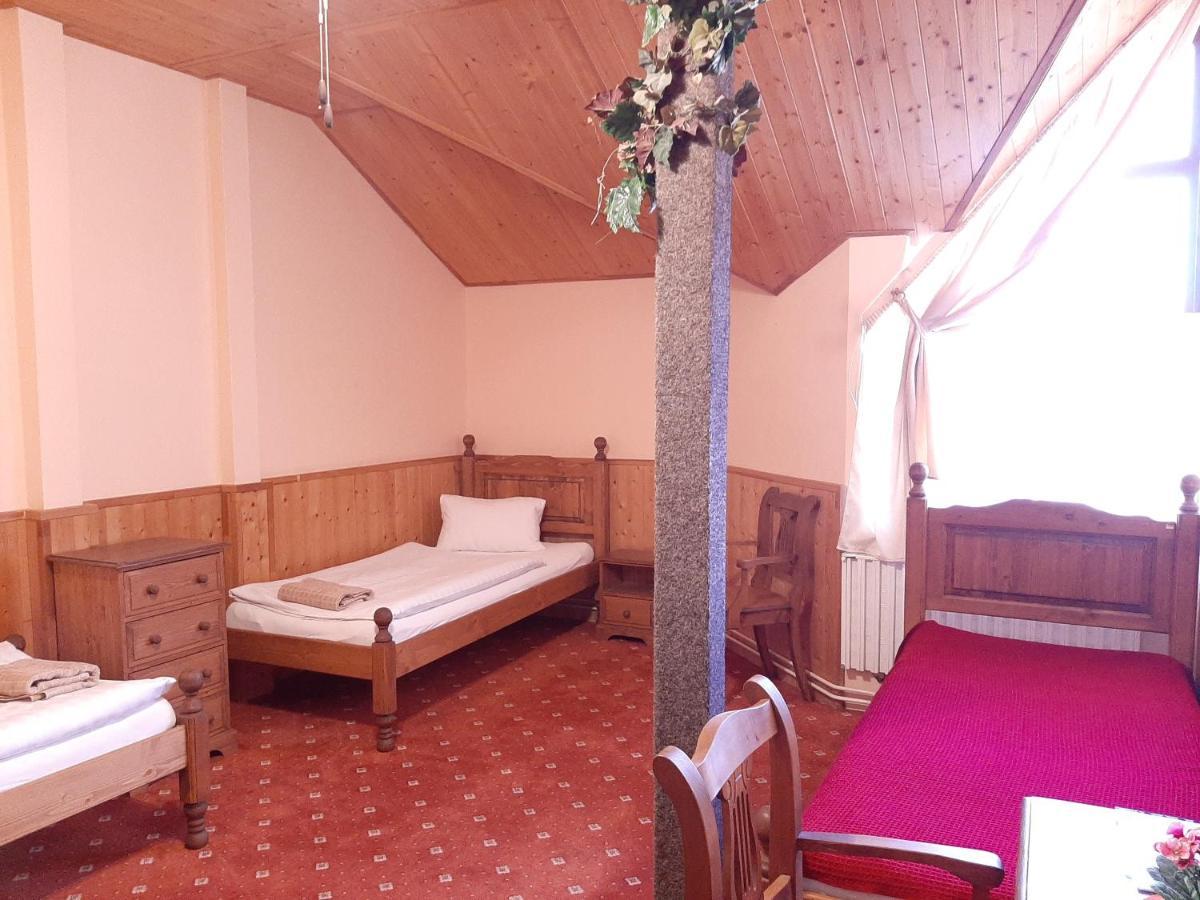 Garni Hotel Asas*** มอสท์ ภายนอก รูปภาพ