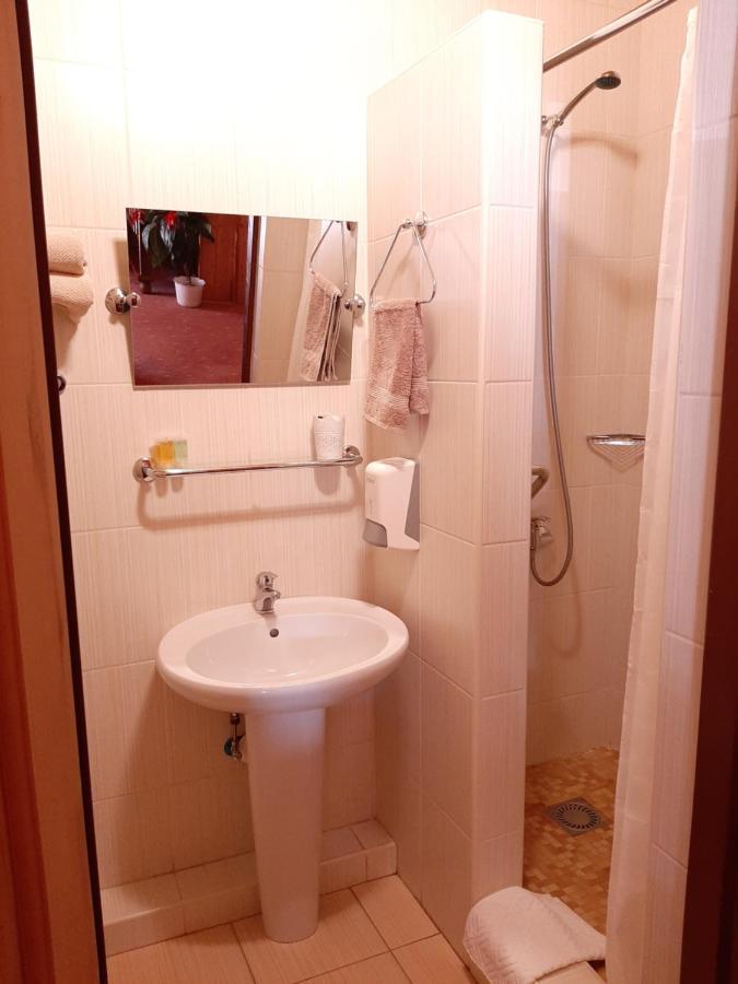 Garni Hotel Asas*** มอสท์ ภายนอก รูปภาพ