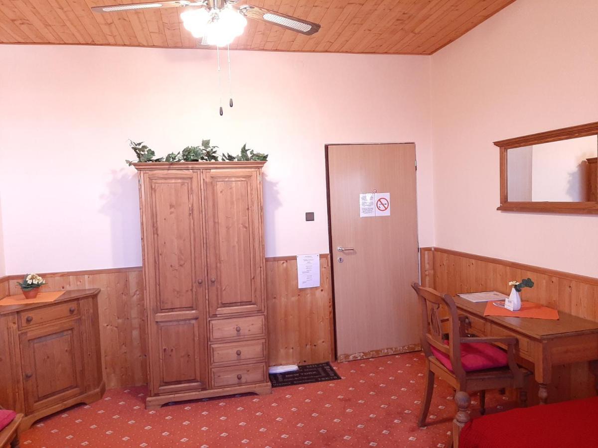 Garni Hotel Asas*** มอสท์ ภายนอก รูปภาพ