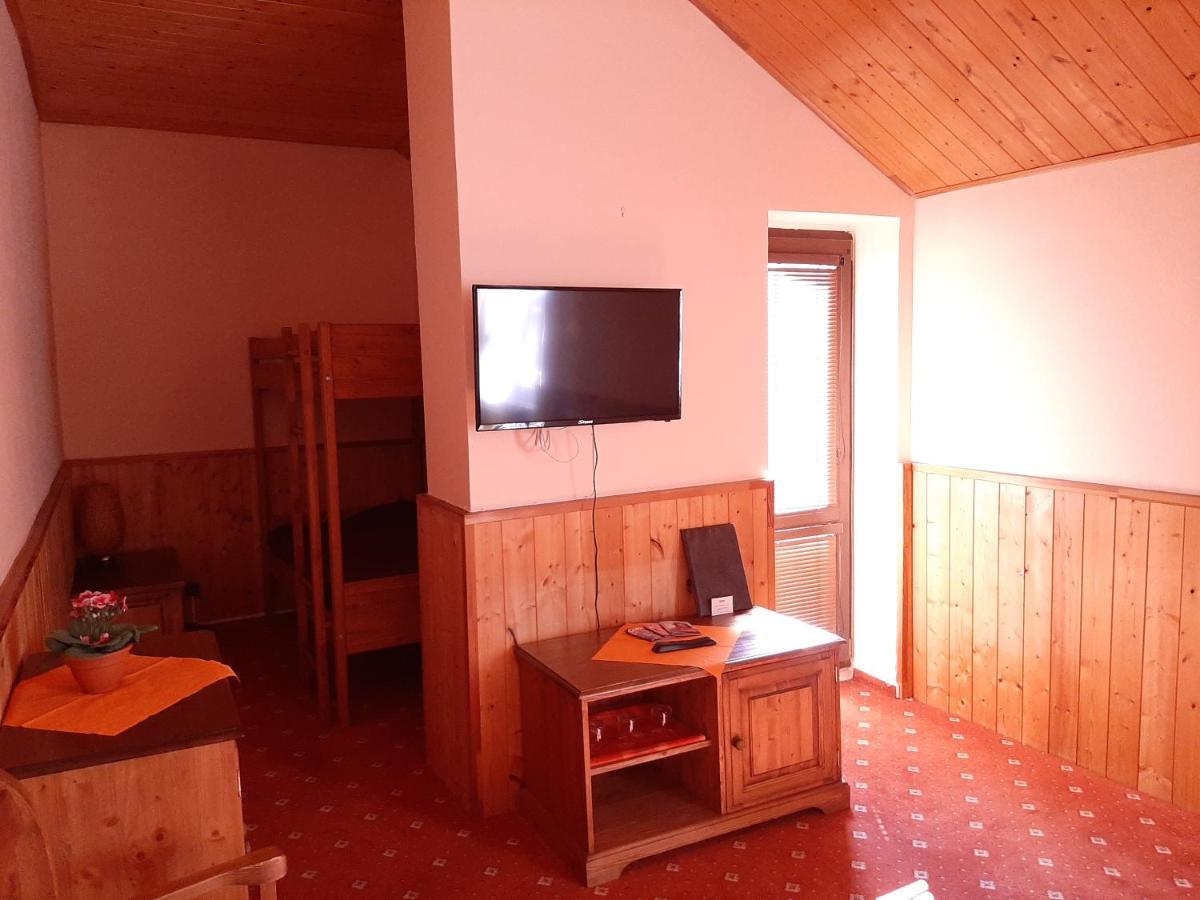 Garni Hotel Asas*** มอสท์ ภายนอก รูปภาพ