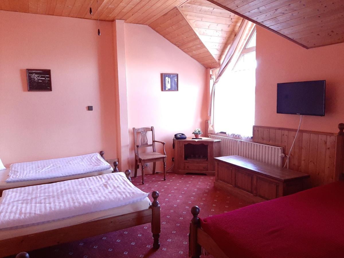 Garni Hotel Asas*** มอสท์ ภายนอก รูปภาพ